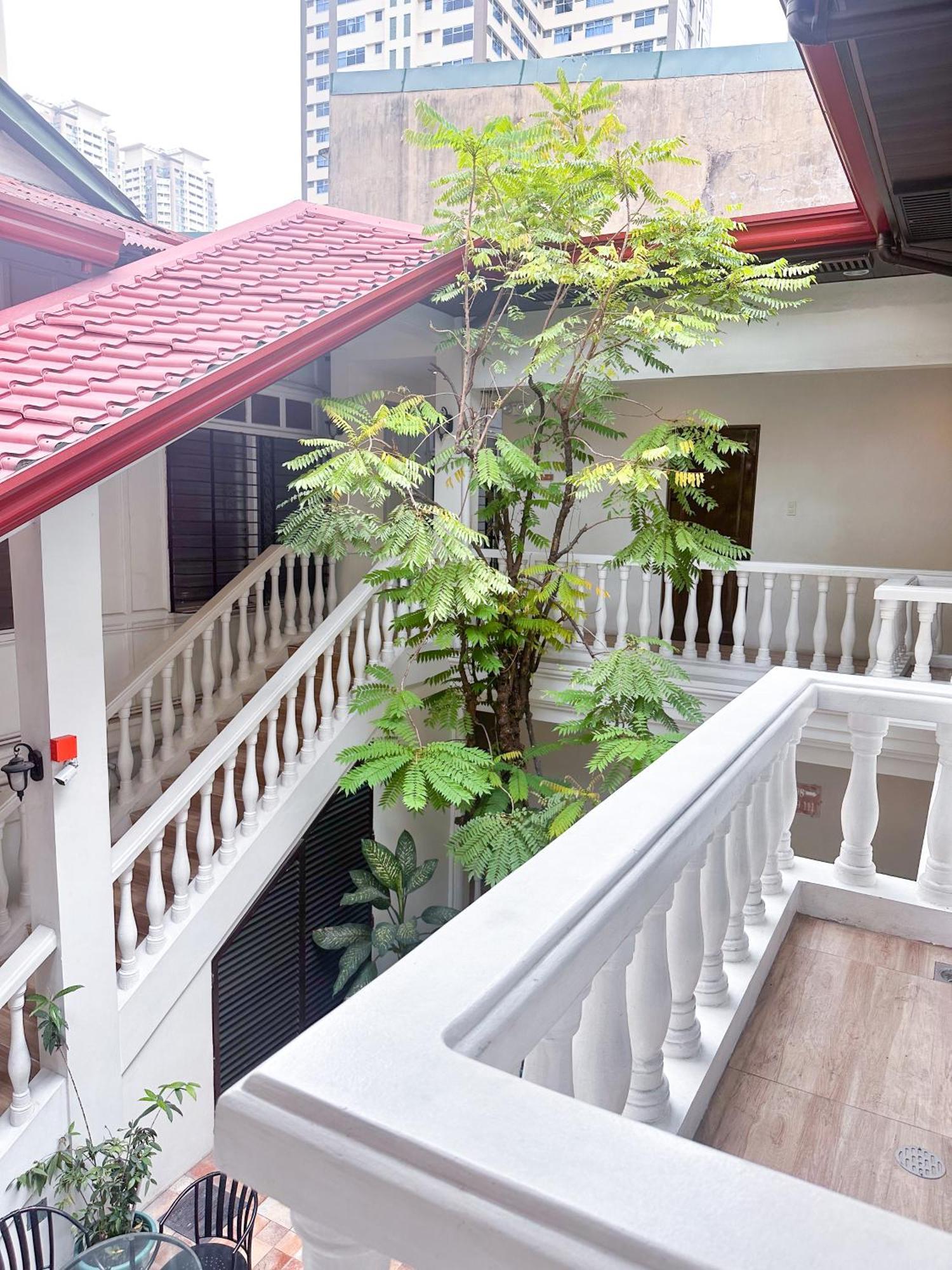 Santos Pension House Manila Exterior photo