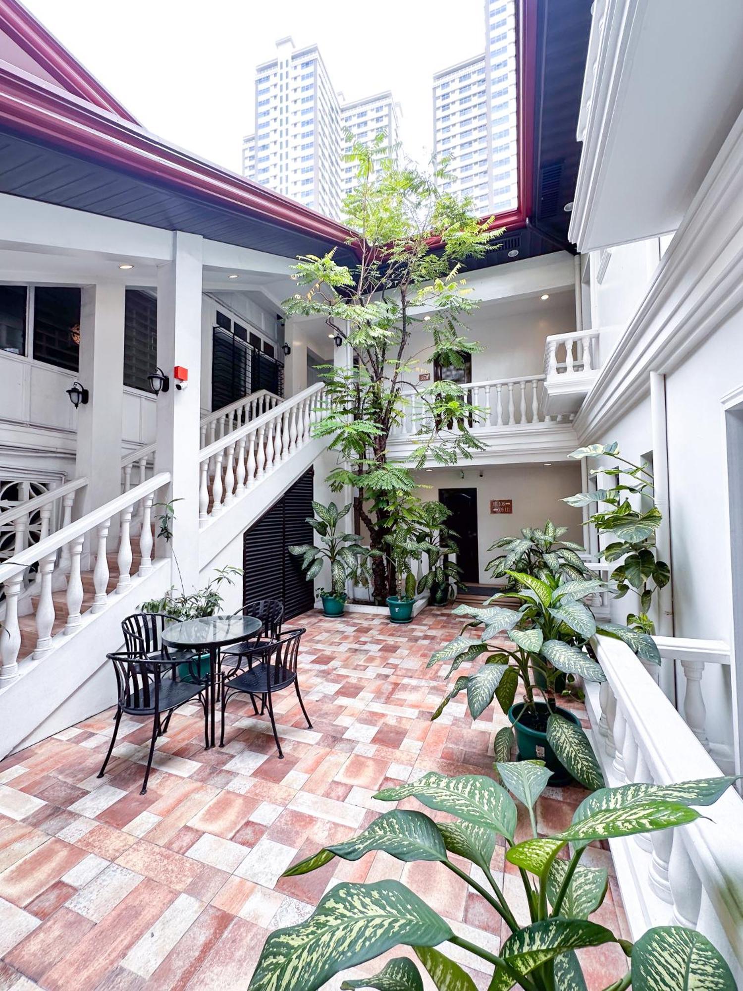 Santos Pension House Manila Exterior photo